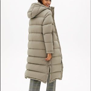 The Super Puff™ Long Modern Taupe Small